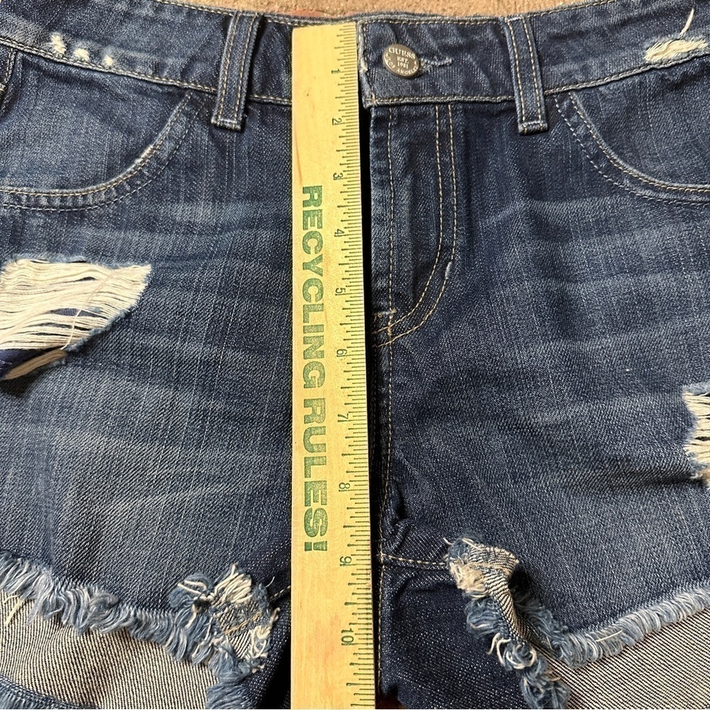 Guess Jeans size 25 distressed destroyed Cutoff Denim Jean Short Shorts - Picture 6 of 15
